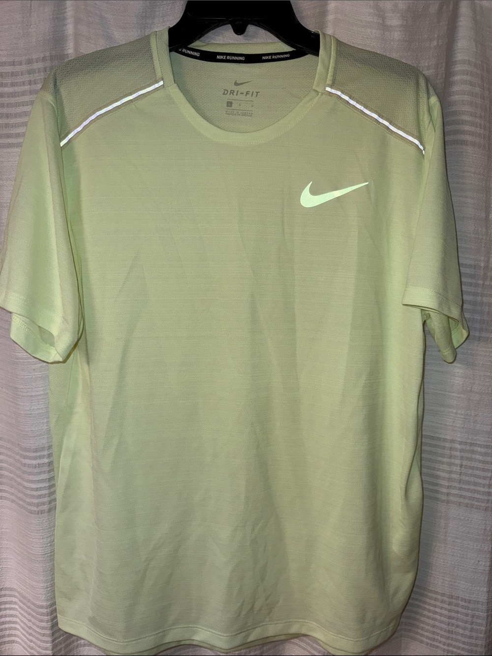 Nike Men’s Pale Green Dri-FIT Short Sleeve Training Tee